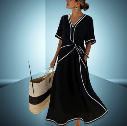 Elegantes Sommerkleid mit Streifenmuster