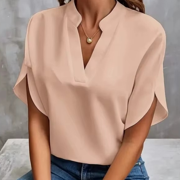 Leichte Bluse, die den Bauch bedeckt