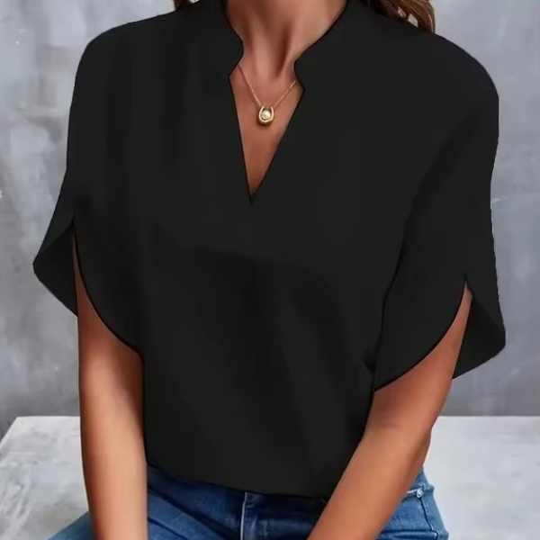Leichte Bluse, die den Bauch bedeckt