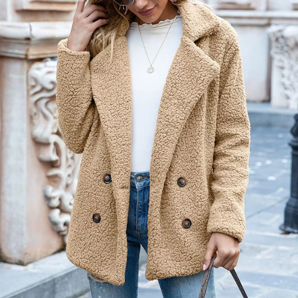Stylischer Teddymantel