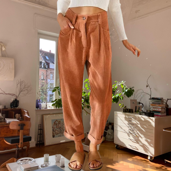 Bequeme Cordhose mit Hochgeschnittenem Tiefstich