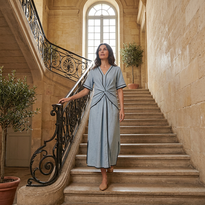 Elegantes Sommerkleid mit Streifenmuster